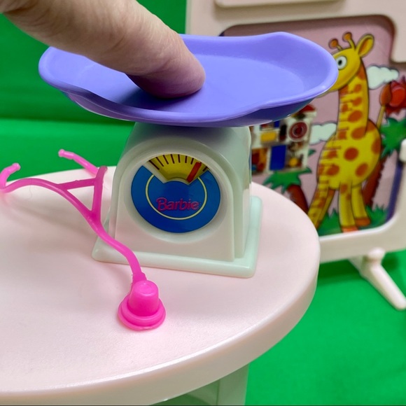 ‘94 Barbie Baby Care Center So Much to Do play set - Picture 10 of 16